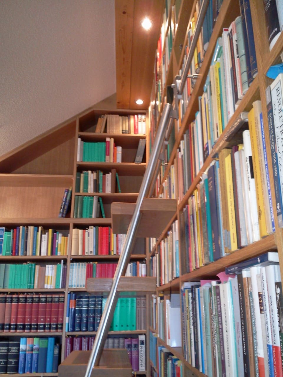 Bücherregal-Detailansicht – Tischler Dorsten